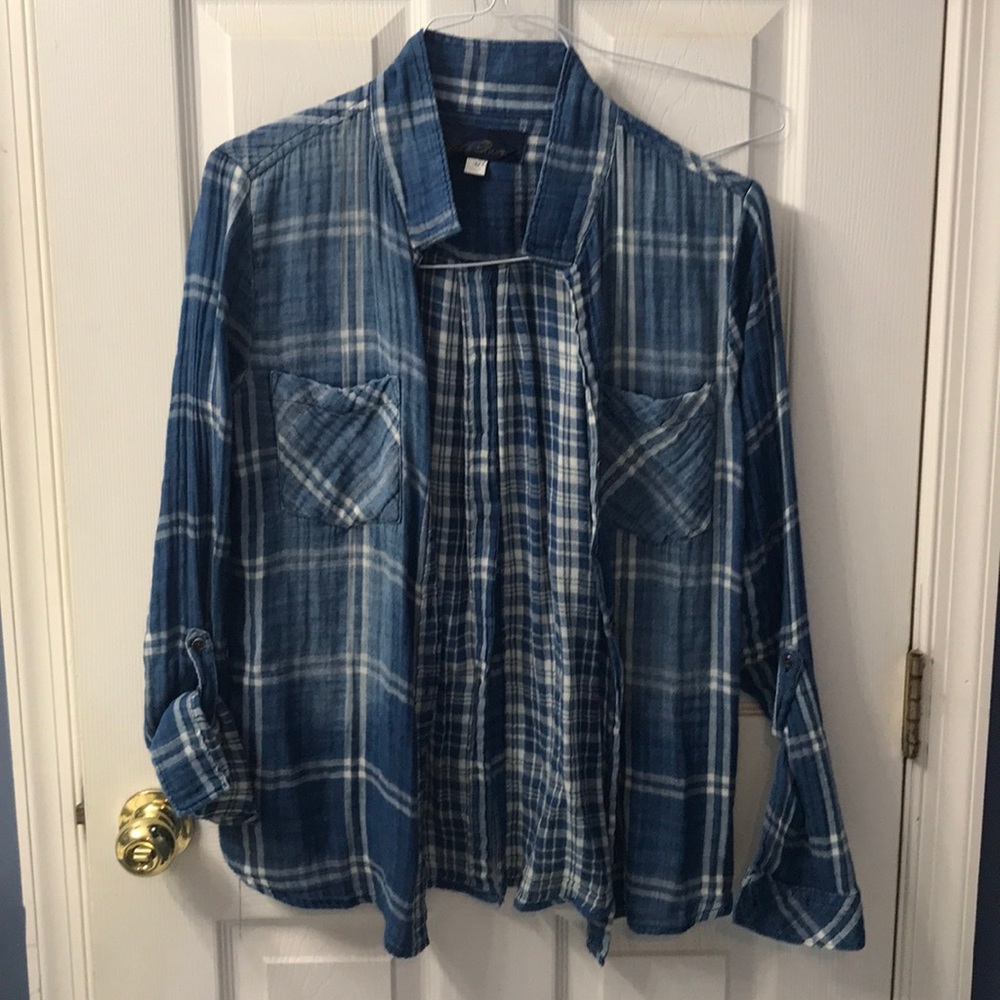 Distressed button back flannel